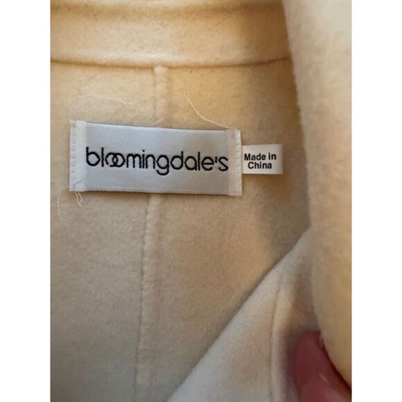 Bloomingdale's Double Breasted Wool/Cashmere blazer/jacket, size10P, Cream. - Picture 3 of 6